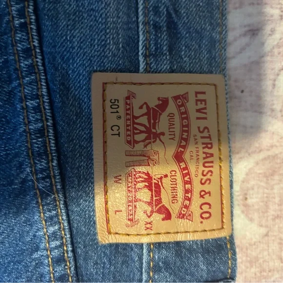 Levi's Women's Classic Blue Ripped Jeans - Picture 3 of 3